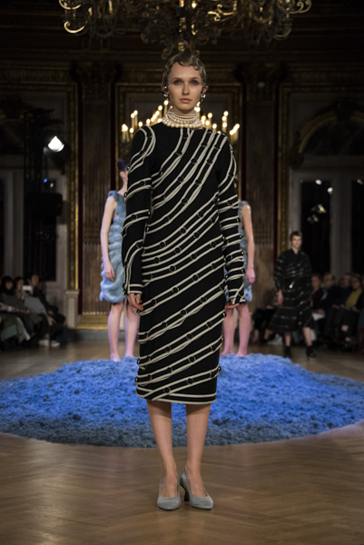 anrealage_aw17_look_18a