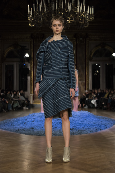 anrealage_aw17_look_22a