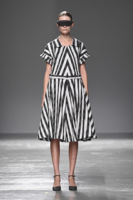 anrealage-paris-fashion-week-spring-summer-2016-18