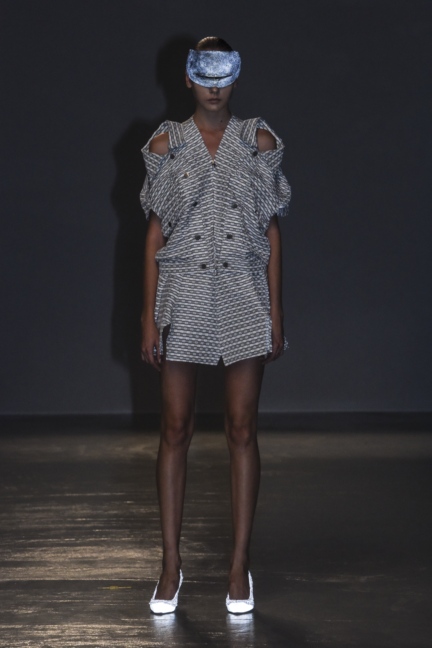 anrealage-paris-fashion-week-spring-summer-2016-25