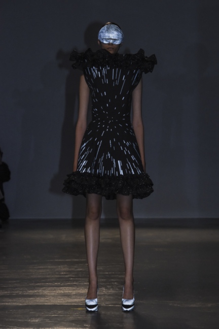 anrealage-paris-fashion-week-spring-summer-2016-3