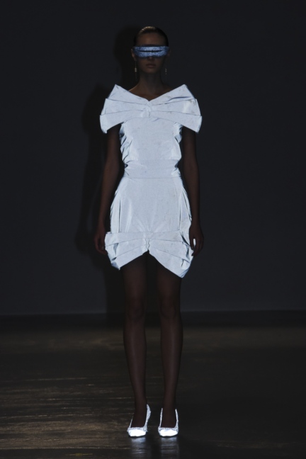 anrealage-paris-fashion-week-spring-summer-2016-37