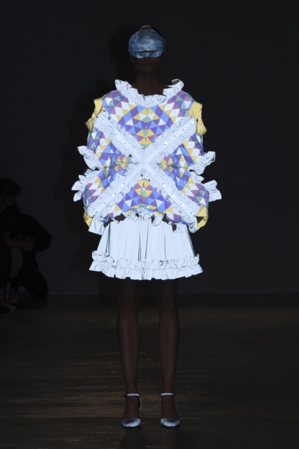 anrealage-paris-fashion-week-spring-summer-2016-39