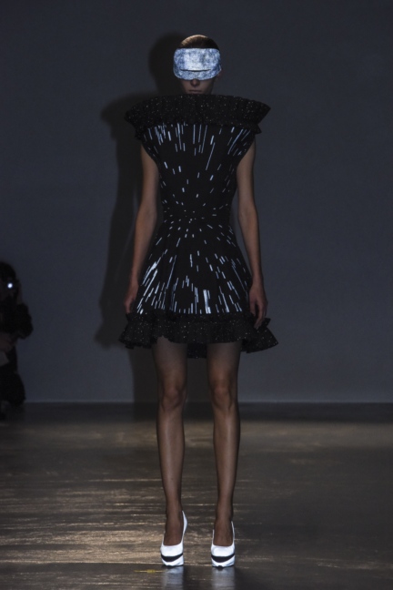 anrealage-paris-fashion-week-spring-summer-2016-5