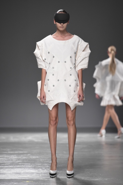 anrealage-paris-fashion-week-spring-summer-2016-50