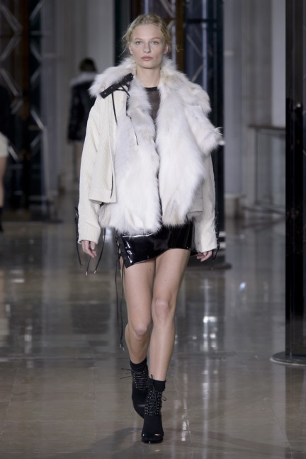 a-vaccarello_look-34_aw16_pw