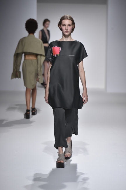 chalayan-look-22