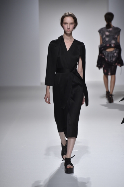 chalayan-look-29