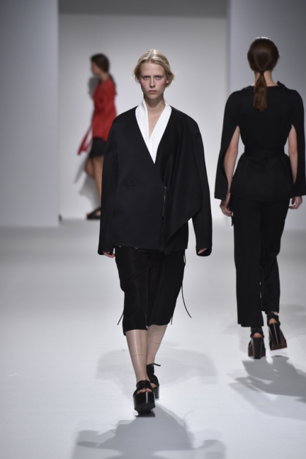 chalayan-look-32