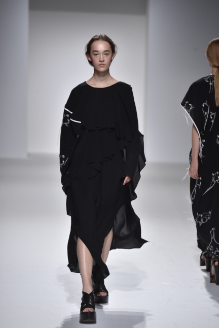 chalayan-look-35