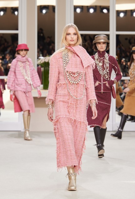 chanel-paris-fashion-week-autumn-winter-2016-runway-14