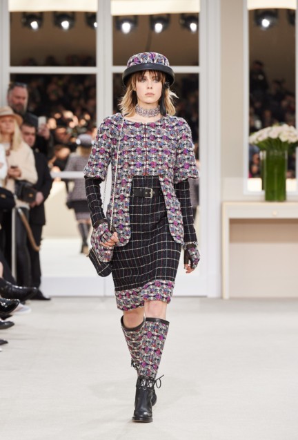 chanel-paris-fashion-week-autumn-winter-2016-runway-2