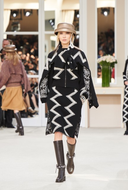 chanel-paris-fashion-week-autumn-winter-2016-runway-21