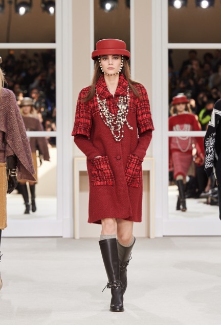 chanel-paris-fashion-week-autumn-winter-2016-runway-22