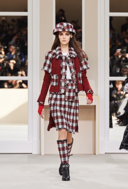 chanel-paris-fashion-week-autumn-winter-2016-runway-24