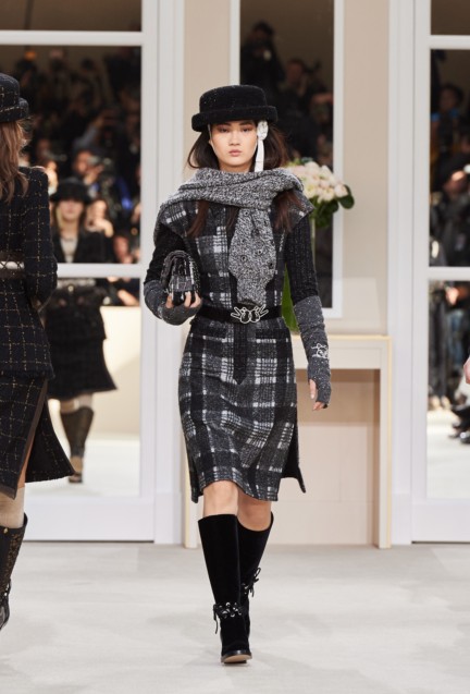 chanel-paris-fashion-week-autumn-winter-2016-runway-30