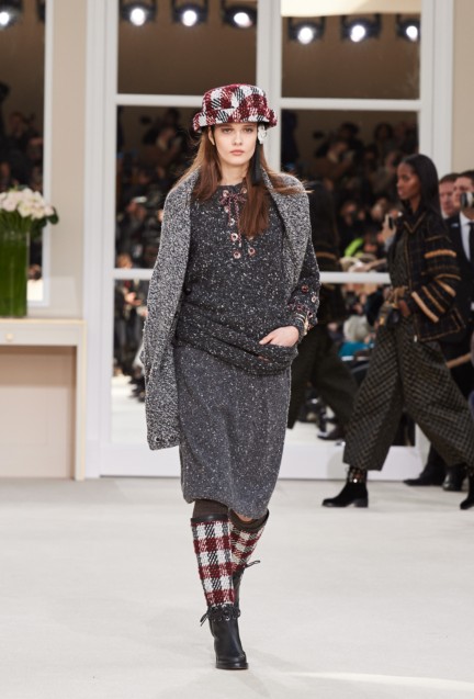 chanel-paris-fashion-week-autumn-winter-2016-runway-32
