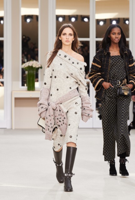 chanel-paris-fashion-week-autumn-winter-2016-runway-34