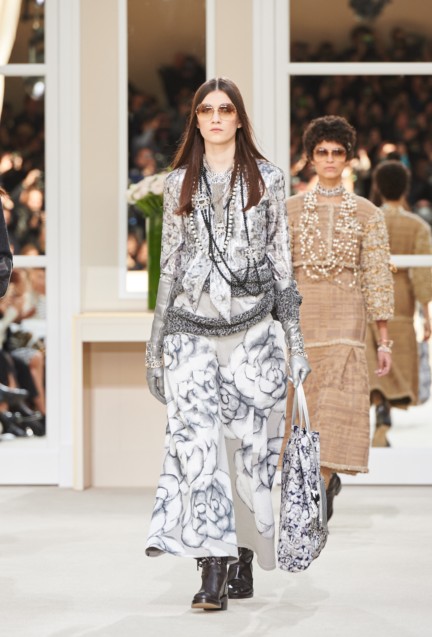 chanel-paris-fashion-week-autumn-winter-2016-runway-47