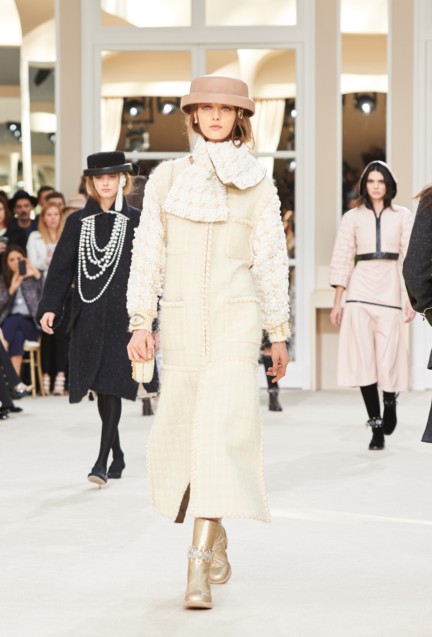 chanel-paris-fashion-week-autumn-winter-2016-runway-51