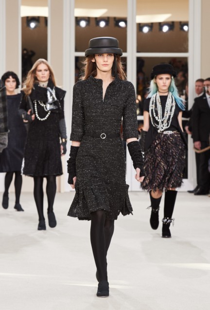 chanel-paris-fashion-week-autumn-winter-2016-runway-80