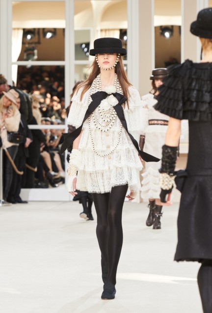 chanel-paris-fashion-week-autumn-winter-2016-runway-87