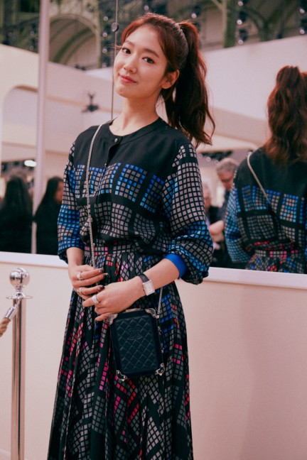 shin-hye-park_fall-winter-2016-17-rtw-show_celebrities-pictures-by-lea-colombo_march-8th-2016