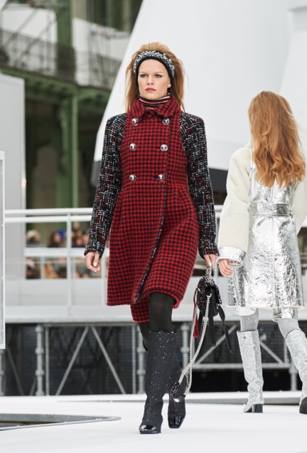 chanel-paris-fashion-week-autumn-winter-17-13