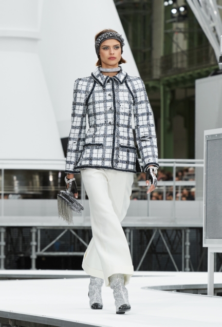 chanel-paris-fashion-week-autumn-winter-17-2