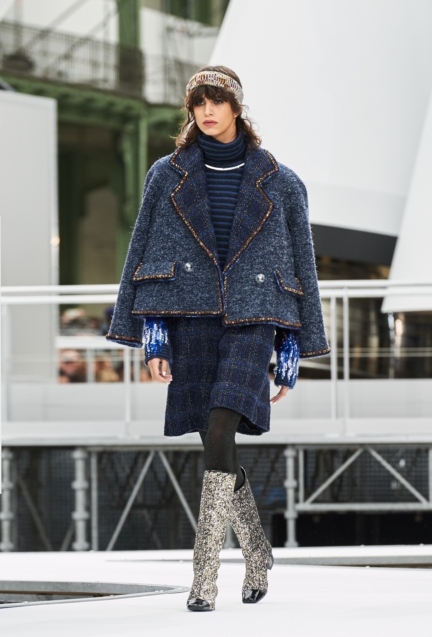 chanel-paris-fashion-week-autumn-winter-17-29