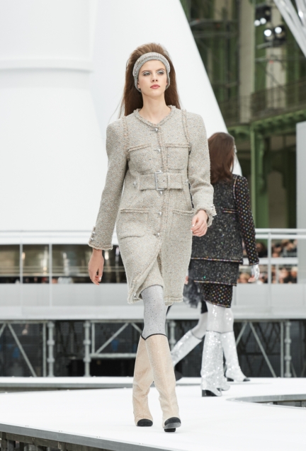chanel-paris-fashion-week-autumn-winter-17-32