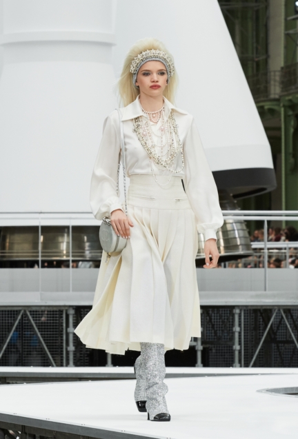 chanel-paris-fashion-week-autumn-winter-17-36