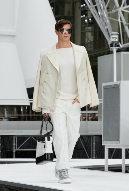 chanel-paris-fashion-week-autumn-winter-17-41