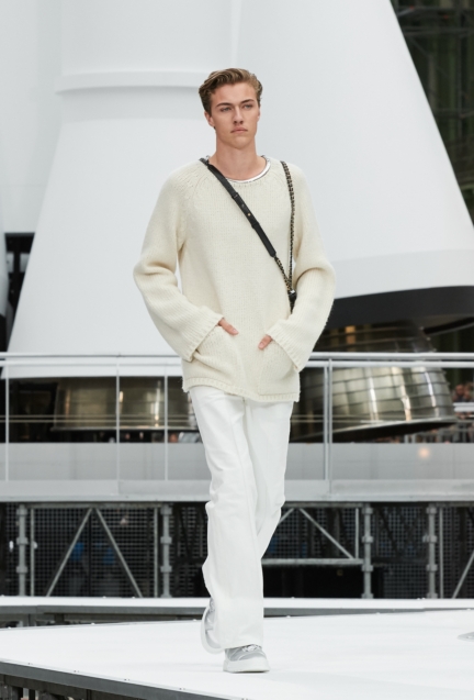 chanel-paris-fashion-week-autumn-winter-17-44