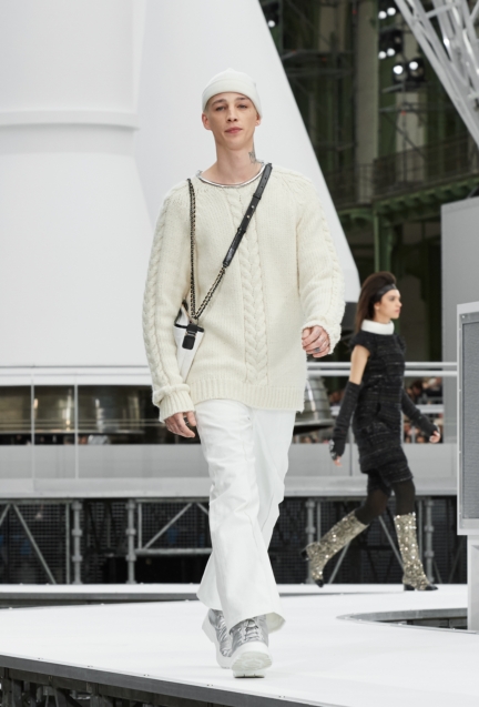 chanel-paris-fashion-week-autumn-winter-17-45