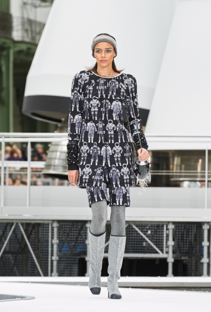 chanel-paris-fashion-week-autumn-winter-17-53