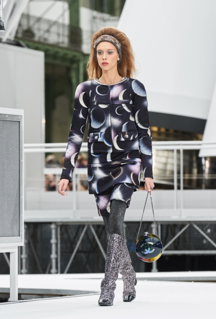 chanel-paris-fashion-week-autumn-winter-17-59