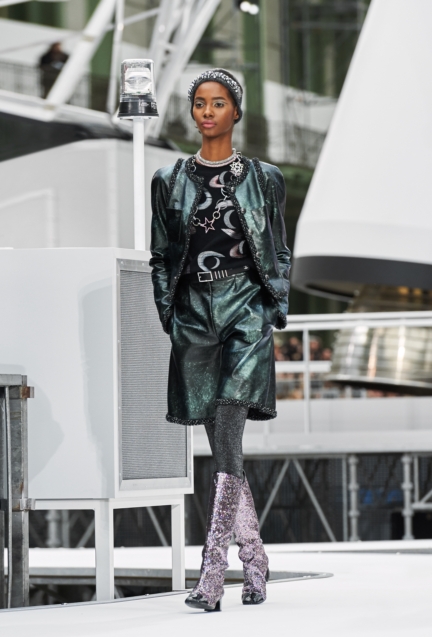 chanel-paris-fashion-week-autumn-winter-17-61