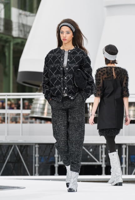 chanel-paris-fashion-week-autumn-winter-17-72