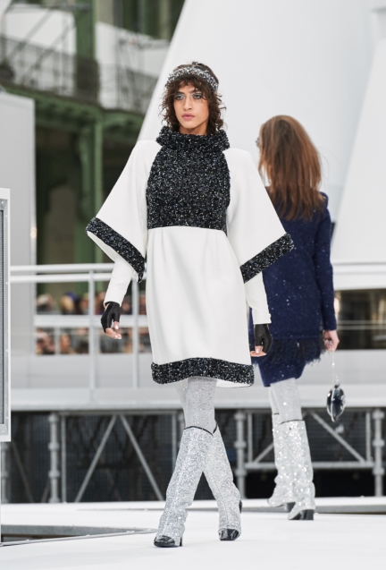 chanel-paris-fashion-week-autumn-winter-17-78