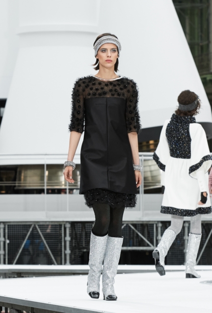 chanel-paris-fashion-week-autumn-winter-17-81