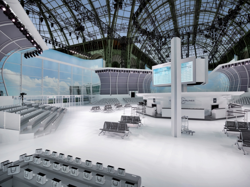 chanel_paris_fashion_week_spring_summer_2016rtw_show_decor_pictures_by_olivier_saillant_001-2