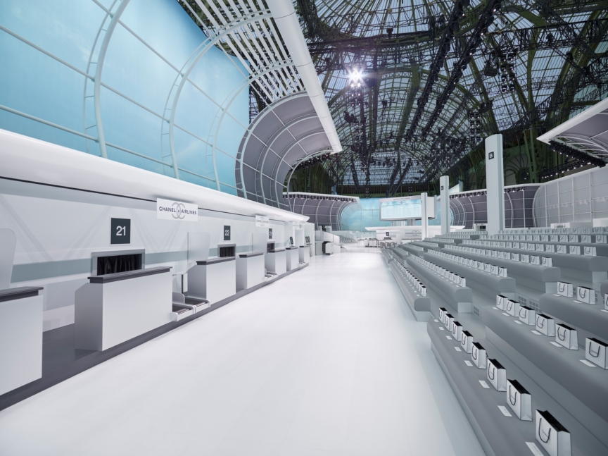 chanel_paris_fashion_week_spring_summer_2016rtw_show_decor_pictures_by_olivier_saillant_001-3