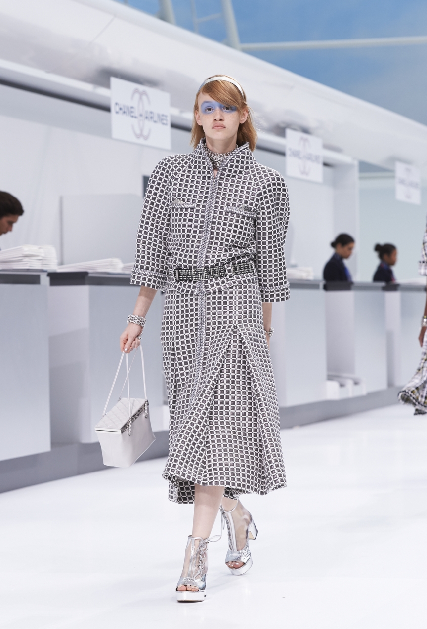 chanel-paris-fashion-week-spring-summer-2016-show-17