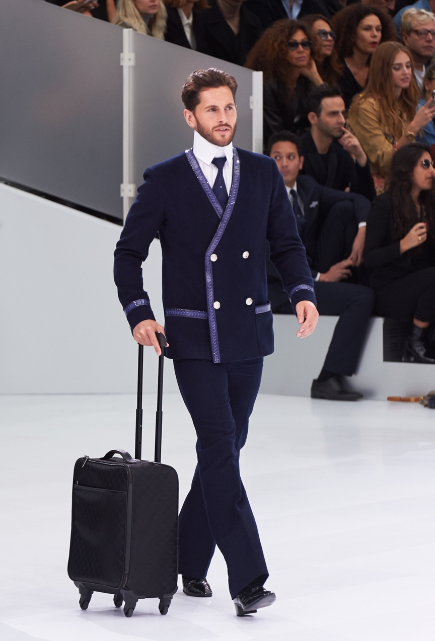 chanel-paris-fashion-week-spring-summer-2016-show-2
