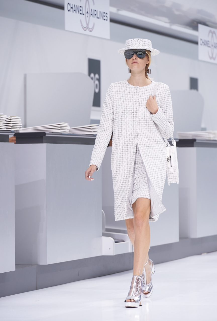 chanel-paris-fashion-week-spring-summer-2016-show-37