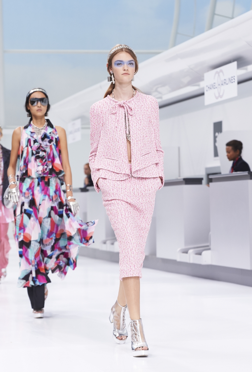 chanel-paris-fashion-week-spring-summer-2016-show-56