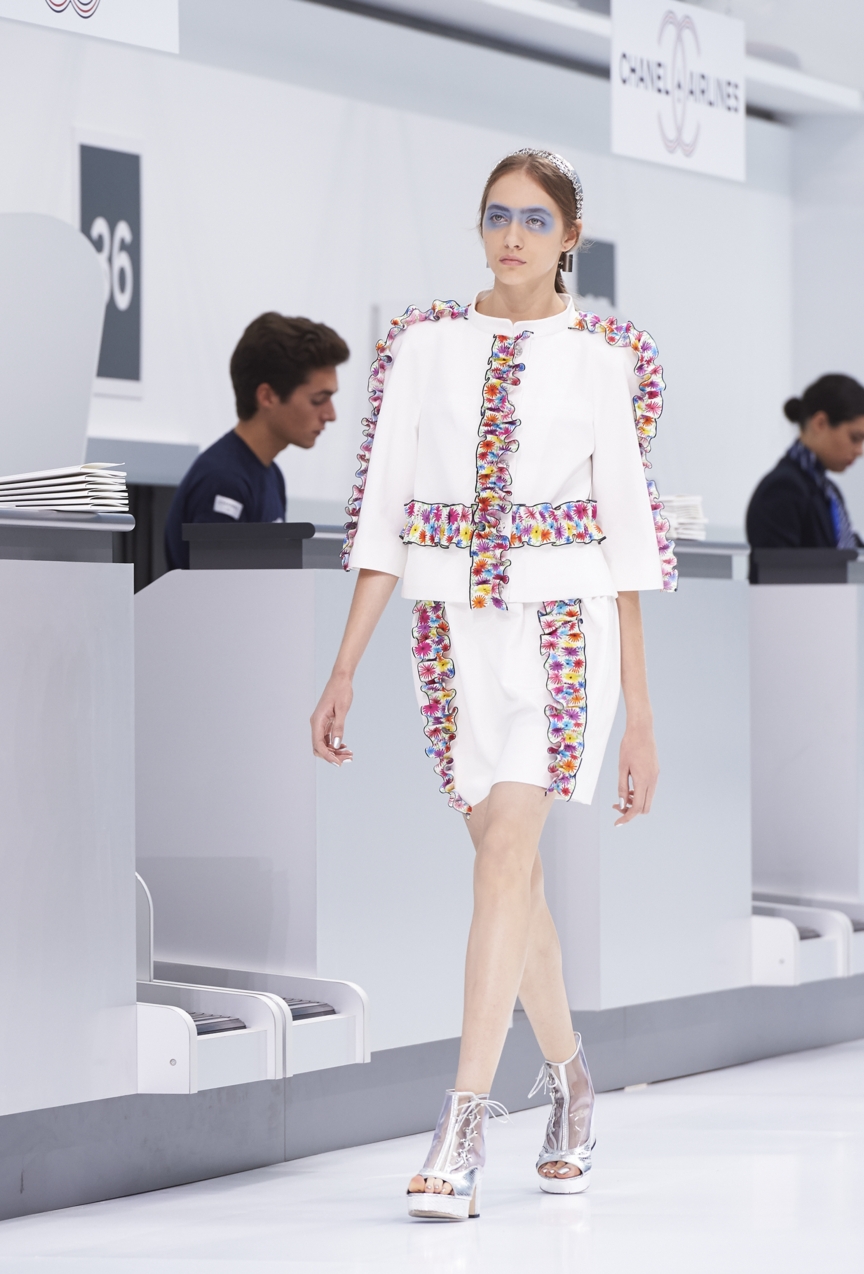 chanel-paris-fashion-week-spring-summer-2016-show-63