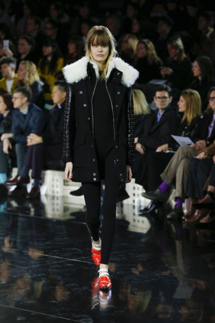 courreges-paris-fashion-week-aw-16-11