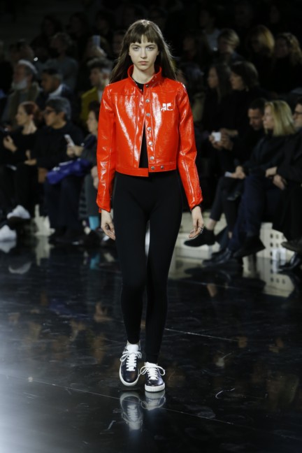 courreges-paris-fashion-week-aw-16-14